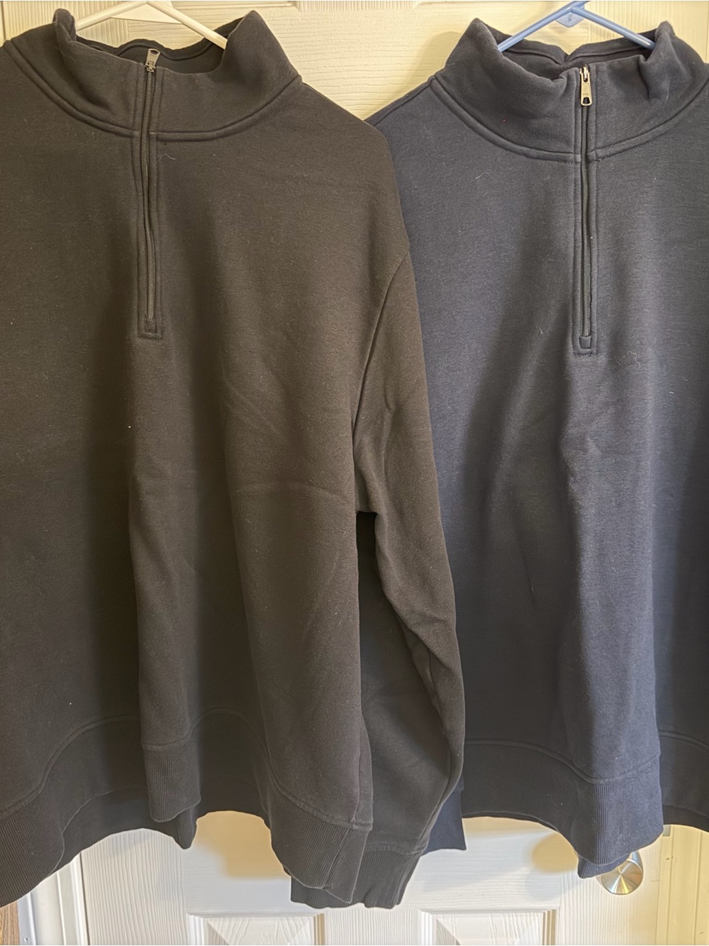 Amazon Essentials Men's Half-Zip Pullover Sweatshirts - Black & Navy